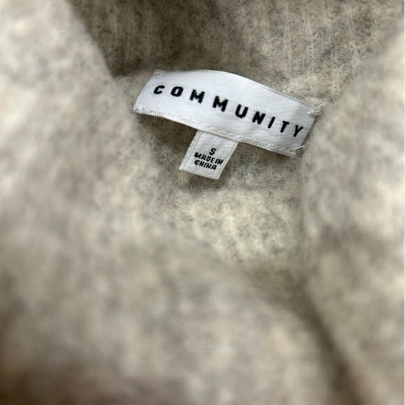 Community Wool Sweater - Picture 3 of 4